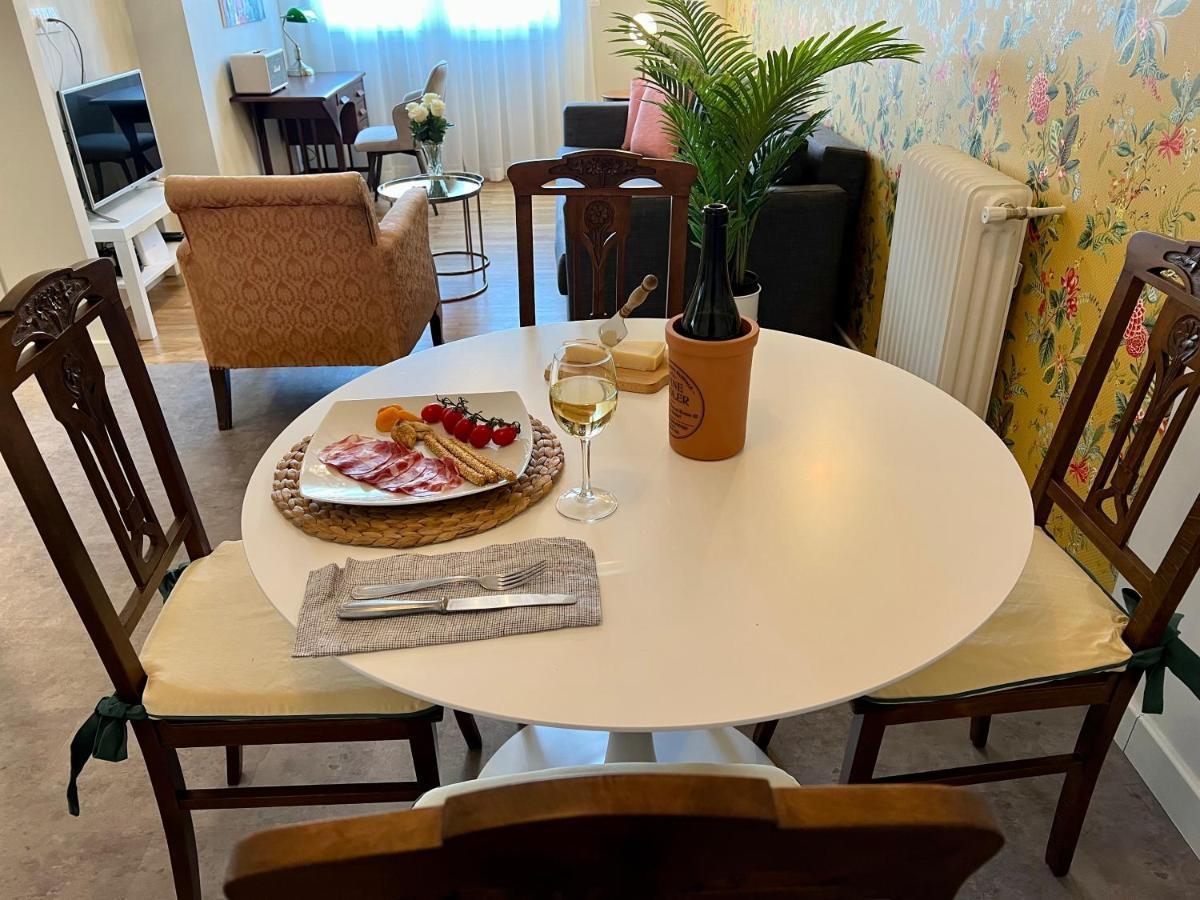 Mrs Holiday Apartment Αθήνα Εξωτερικό φωτογραφία